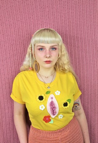 LIGHT FLOWER CROCHET TEE