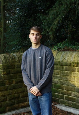 VINTAGE GREY NIKE SWEATSHIRT