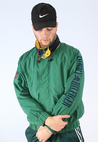 TOMMY HILFIGER ARM SPELLOUT VINTAGE SAILING JACKET