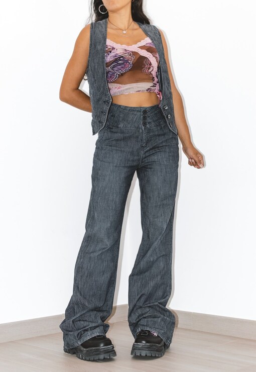 garment image
