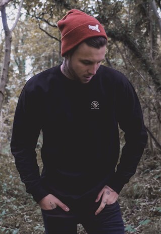 EMBROIDERED FELT 'FOX' BEANIE IN RUST RED