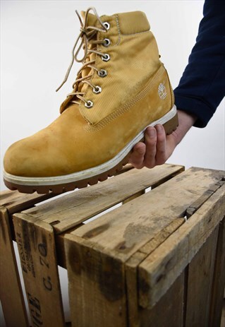 VINTAGE TIMBERLAND BOOTS TAN AND BROWN