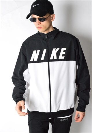 VINTAGE 90S UNISEX BLACK AND WHITE NIKE TRACK JACKET