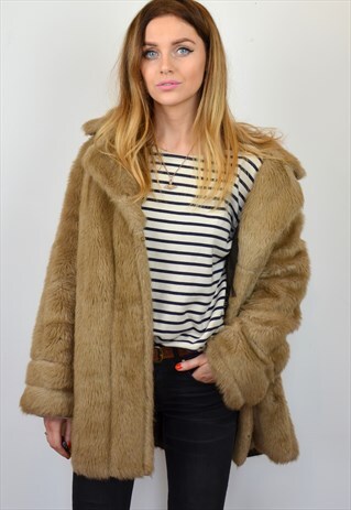 VINTAGE 1960S LIGHT BROWN BLONDE FAUX FUR COAT