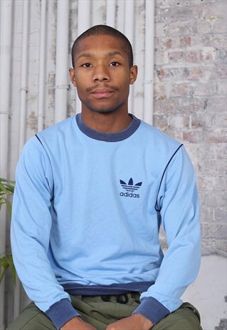 VINTAGE ADIDAS CHEST LOGO SWEATSHIRT LIGHT BLUE