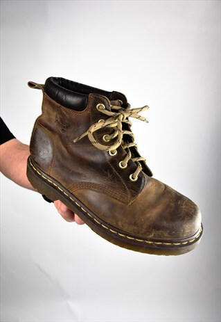 DR MARTEN 8 EYELET PADDED ANKLE BOOT UK 8.5