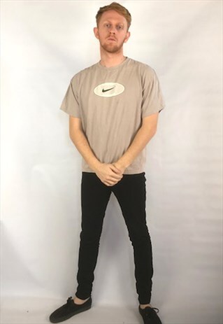 VINTAGE NIKE T SHIRT