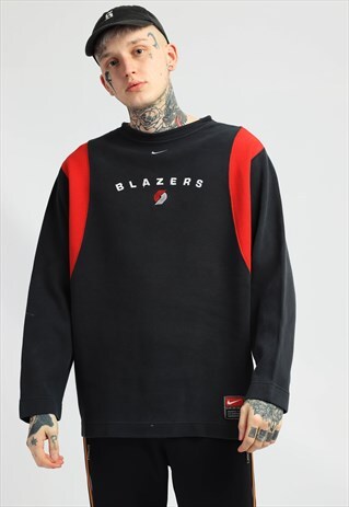VINTAGE NIKE SWEATSHIRT