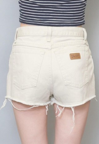 VINTAGE 1990'S WRANGLER BEIGE RAW HEM DENIM SHORTS