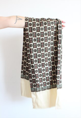 VINTAGE 70S CREAM PAISLEY CRAVAT SCARF