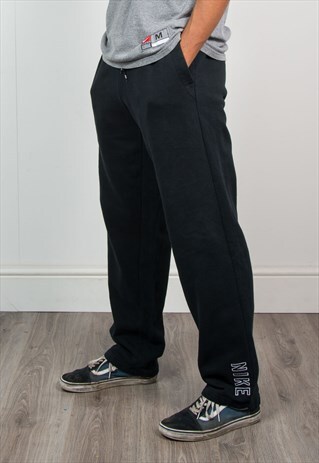 NIKE BLACK TRACKSUIT BOTTOMS