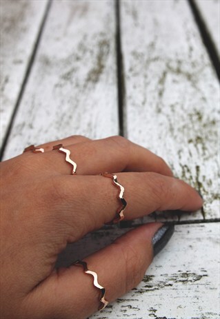 ROSE GOLD WAVE RING