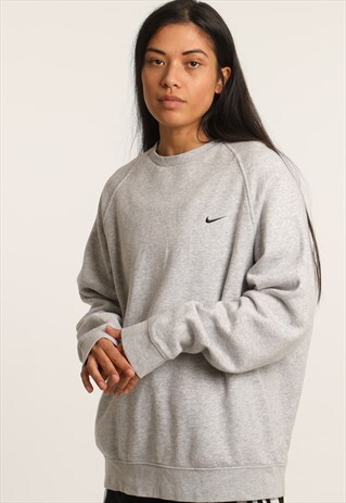 VINTAGE NIKE EMBROIDERED LOGO SWEATSHIRT