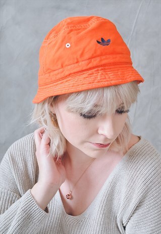 VINTAGE ADIDAS BUCKET HAT ORANGE