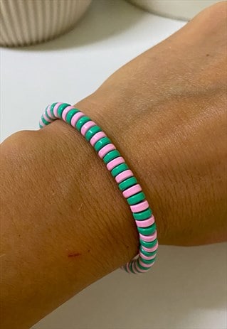 ENAMEL BEADED BRACELET IN PINK AND GREEN