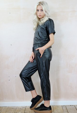 BLACK VEGAN LEATHER CROP PEG PANTS