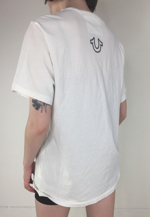 garment image