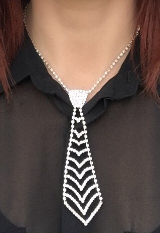 DIAMONTE TIE NECKLACE