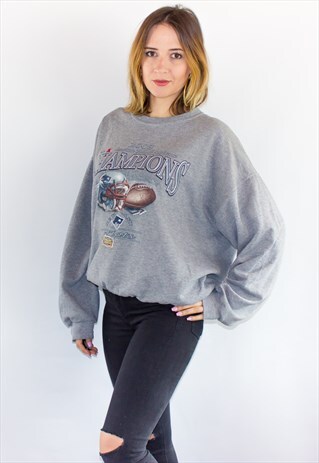 VINTAGE OVERSIZED CHAMPIONS SWEATSHIRT