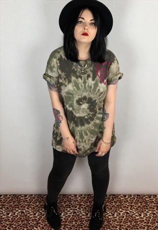 HANG THE DJ HAND PAINTED/TIE DYED T-SHIRT SIZE LARGE/XL