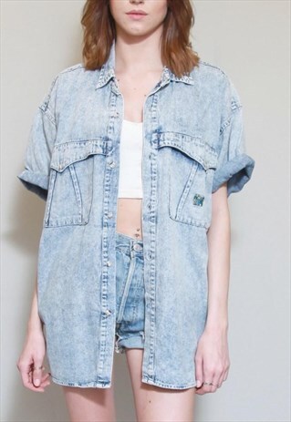 VINTAGE 1990'S LIGHT WASH OVERSIZED DENIM SHIRT