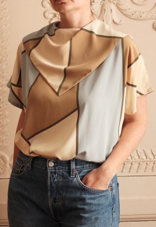 GEOMETRIC PRINTED BLOUSE
