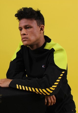 BLACK AND LIME TOMMY JEANS SWEATSHIRT