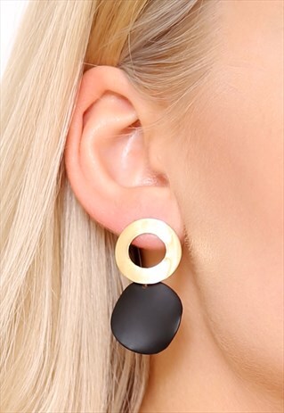 BLACK GOLD CIRCLE HOOP EARRINGS