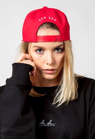 SNAPBACK RED
