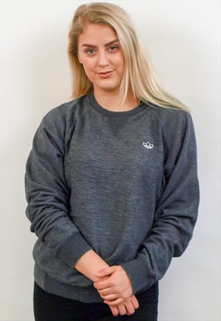 VINTAGE ADIDAS SWEATER