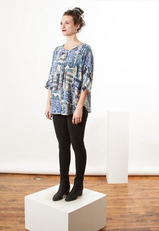 SHORT SLEEVE GEOMETRIC BLOUSE / LIGHT BLUE ABSTRACT SHIRT