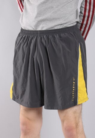 VINTAGE NIKE SHORTS