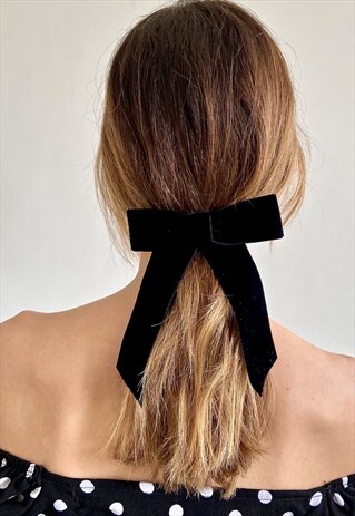 VELVET HAIR BOW IN BLACK