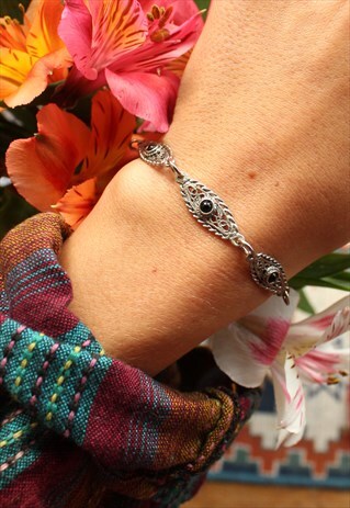 DAINTY BOHEMIAN BLACK EYE ONYX BRACELET