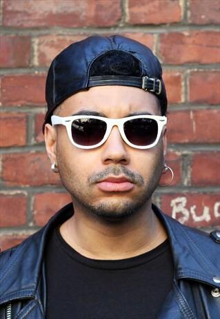 VINTAGE 90S WHITE FRAME RETRO SUNGLASSES