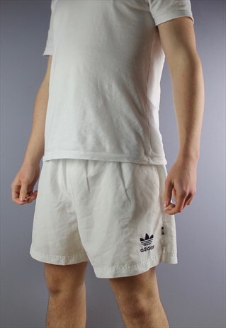 VINTAGE ADIDAS SHORTS IN WHITE WITH POCKETS, EMBROIDERED LOG
