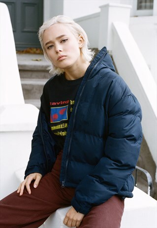 PUFFER JACKET IN NAVY BLUE WITH WOVEN LABEL DETAILING