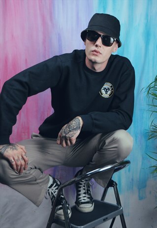 VINTAGE 90'S EMBROIDERED ATHLETIC SWEATSHIRT BLACK