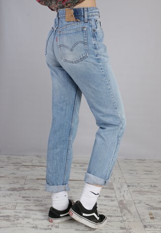 VINTAGE HIGH WAISTED DISTRESSED LEVI'S JEANS YS15