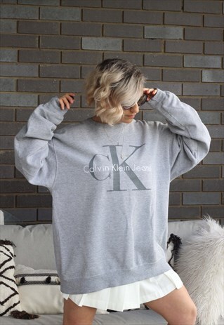 VINTAGE 1990S CALVIN KLEIN EMBROIDERED GREY SWEATSHIRT