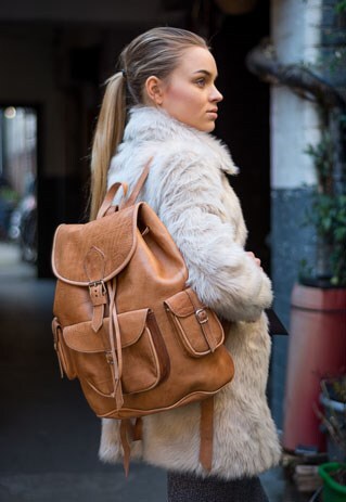 LARGE TAN BROWN LEATHER BACKPACK RUCKSACK