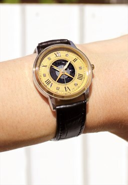 Ladies Compact Gold Watch