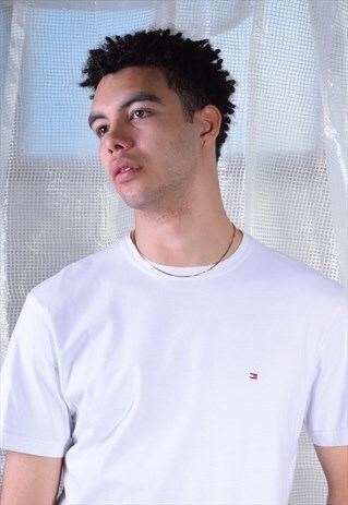VINTAGE TOMMY HILFIGER WHITE EMBROIDERED TEE