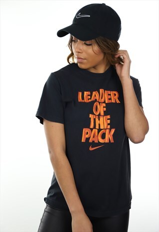 VINTAGE NIKE GRAPHIC T SHIRT TEE