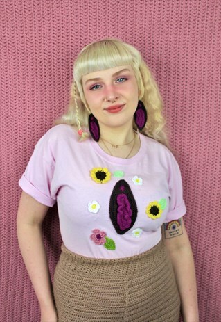 DARK FLOWER VULVA CROCHET TEE