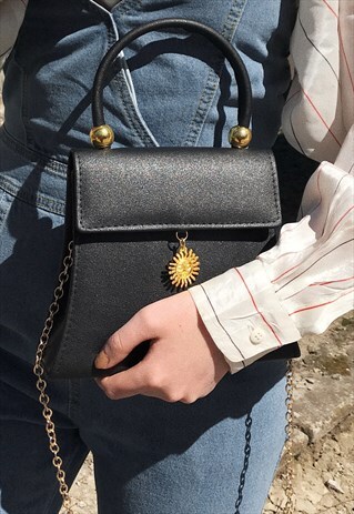 VINTAGE-INSPIRED CHAIN STRAP BAG