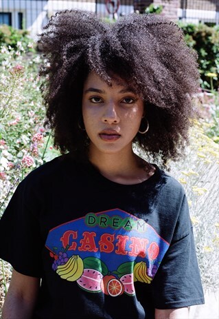 BLACK SHORT SLEEVED T-SHIRT WITH FRUITY CASINO SLOTS PRINT