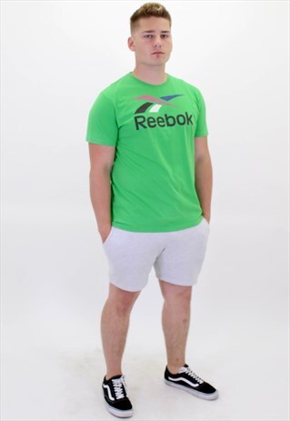 VINTAGE REEBOK T-SHIRT