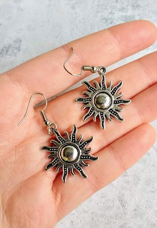 CELESTIAL SUN EARRINGS SILVER