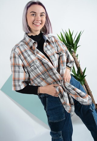VINTAGE CARHARRT SHIRT WITH CHECK PATTERN.